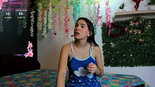 Snapshot of kattyandtom2 chatting on March 23, 3:32 am kattyandtom2 online show from March 23, 3:32 am