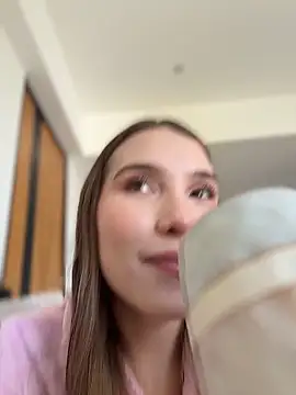 SophieRaily  online show from November 19, 8:09 pm