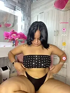 Snapshot of Violetrousse chatting on May 21, 10:28 pm Violetrousse online show from May 21, 10:28 pm