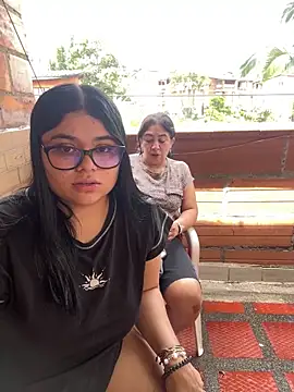 alissonfernandez  online show from October 17, 4:20 pm