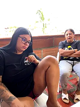 alissonfernandez  online show from October 19, 3:56 pm