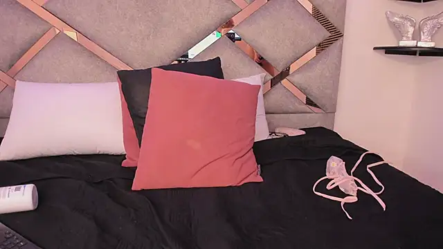 Snapshot of marian_pinzon chatting on February 19, 6:11 am marian pinzon online show from February 19, 6:11 am