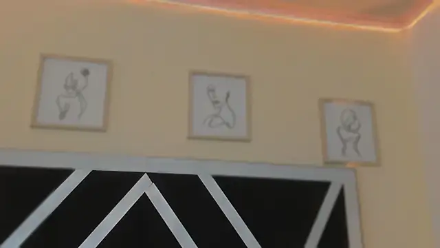 Snapshot of marian_pinzon chatting on December 16, 2:38 am marian pinzon online show from December 16, 2:38 am