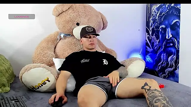 boyc022  online show from January 18, 11:19 pm