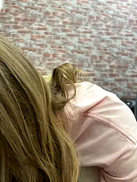  AngelMoon  online show from December 19, 3:57 am