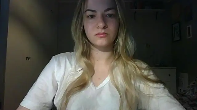 Snapshot of ROSIEx_sweet chatting on April 7, 6:47 am ROSIEx sweet online show from April 7, 6:47 am