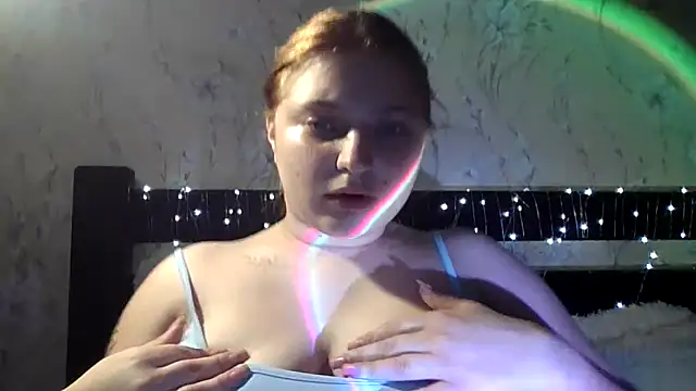 kila lo online show from March 15, 2:23 pm