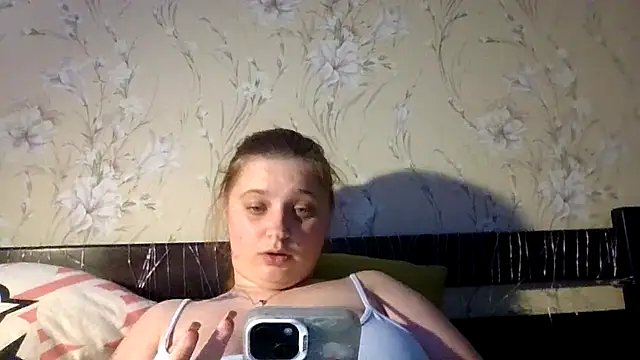 kila lo online show from March 18, 3:48 pm