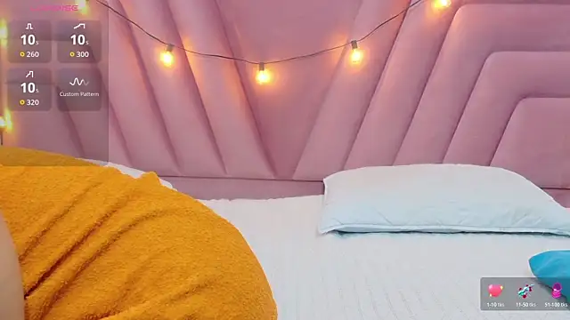 Snapshot of hornybarelylegalgirl chatting on November 4, 12:59 pm hornybarelylegalgirl online show from November 4, 12:59 pm