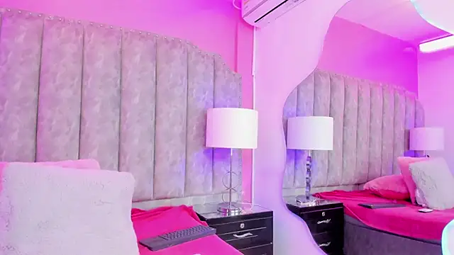 CoralHarmon online show from January 29, 8:04 pm