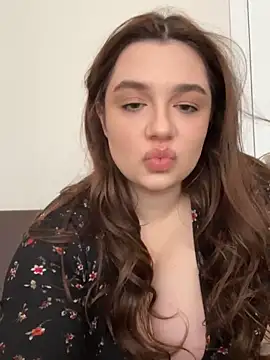 Snapshot of Dreamy_Kitty chatting on February 2, 1:08 pm Dreamy Kitty online show from February 2, 1:08 pm