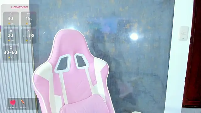 Snapshot of lana_boomer chatting on December 22, 7:55 pm lana boomer online show from December 22, 7:55 pm