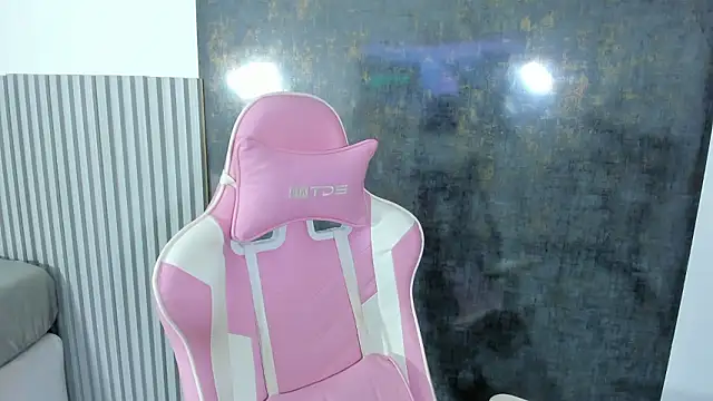 lana boomer online show from February 12, 8:37 pm