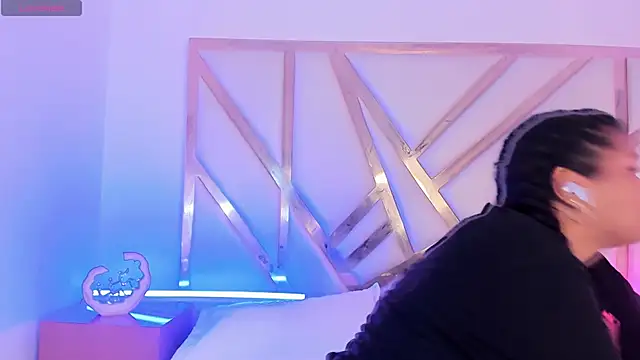 Snapshot of Carolina_Evanss chatting on October 9, 11:30 am Carolina Evanss online show from October 9, 11:30 am