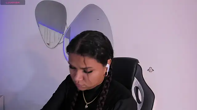 Snapshot of Carolina_Evanss chatting on October 31, 11:33 am Carolina Evanss online show from October 31, 11:33 am