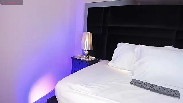 MelodyRey  online show from October 31, 10:55 pm