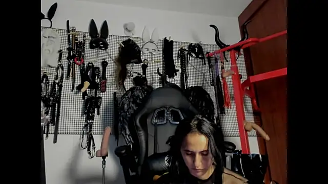 Snapshot of Evil_sammy chatting on June 4, 8:59 pm Evil sammy online show from June 4, 8:59 pm