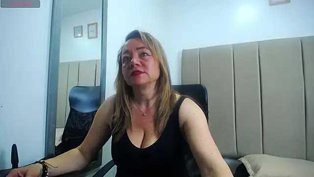 Lupiita223 online show from March 17, 12:57 pm