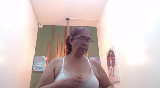 Snapshot of renata_milf_ chatting on January 10, 12:15 pm renata milf online show from January 10, 12:15 pm