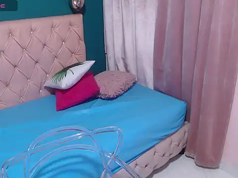 Snapshot of renata_milf_ chatting on October 29, 11:45 am renata milf online show from October 29, 11:45 am