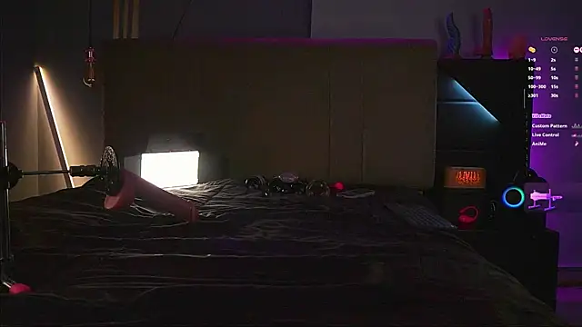 samuel boy tatoo online show from November 29, 5:32 am