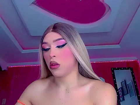 TiffanyMackensyy online show from November 3, 12:46 am