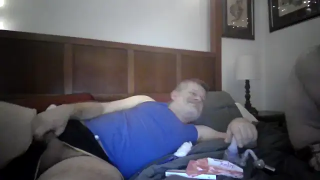 Snapshot of LARawAlways2 chatting on December 1, 5:12 am LARawAlways2 online show from December 1, 5:12 am