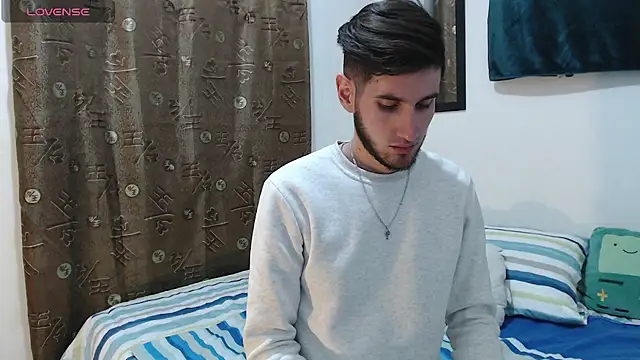 Snapshot of Thhiago_tay chatting on October 15, 5:51 am Thhiago tay online show from October 15, 5:51 am