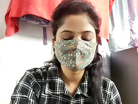 Snapshot of samosa73 chatting on November 21, 7:34 pm samosa73 online show from November 21, 7:34 pm