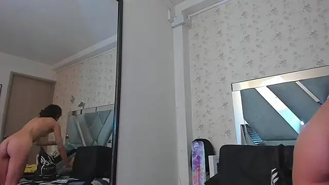 Queenjenn   online show from December 10, 1:22 am