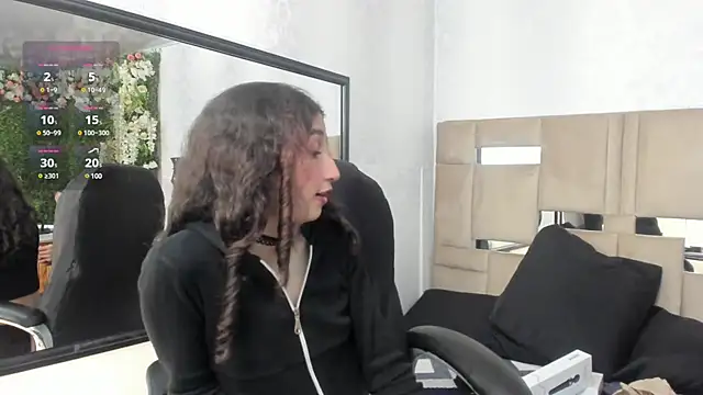 Queenjenn   online show from February 1, 2:34 pm