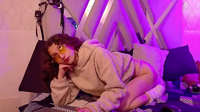 Queenjenn   online show from January 6, 10:08 am