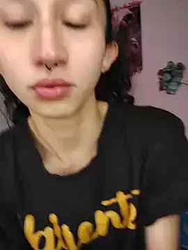 Queenjenn   online show from June 10, 4:39 pm