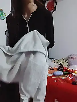 Snapshot of Queenjenn__ chatting on June 30, 11:50 pm Queenjenn online show from June 30, 11:50 pm