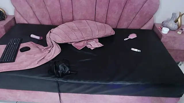 Candy Bony online show from January 5, 12:52 am