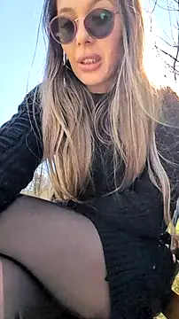 riskyperfect02 online show from March 20, 12:43 pm