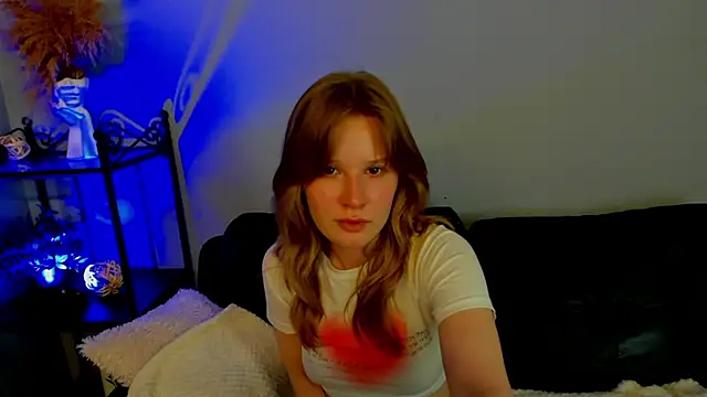 EvaStevs online show from December 8, 7:54 pm