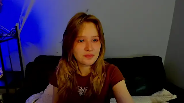 EvaStevs online show from December 13, 5:21 pm