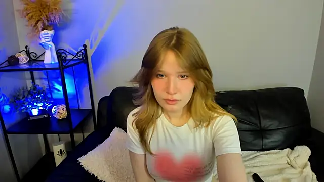 EvaStevs online show from December 14, 7:14 pm