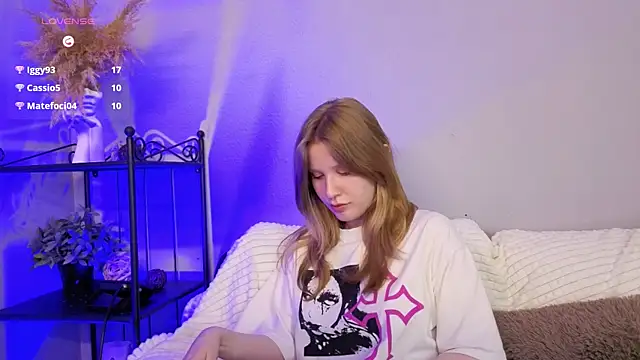 EvaStevs online show from January 10, 10:25 pm