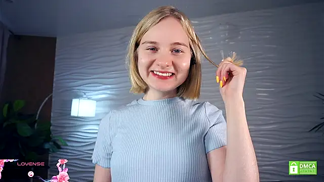 Snapshot of OdelinaFicken chatting on October 24, 5:26 am OdelinaFicken online show from October 24, 5:26 am