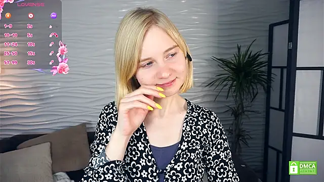 Snapshot of OdelinaFicken chatting on November 8, 4:12 am OdelinaFicken online show from November 8, 4:12 am