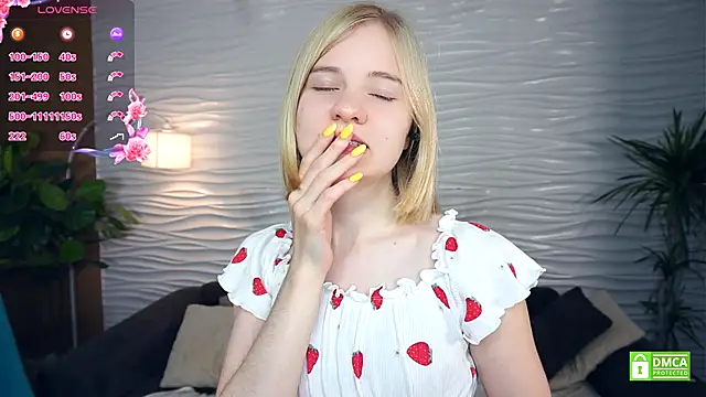 Snapshot of OdelinaFicken chatting on November 9, 4:11 am OdelinaFicken online show from November 9, 4:11 am