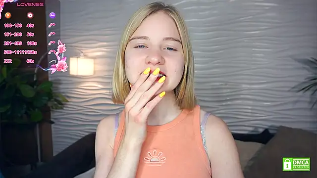 Snapshot of OdelinaFicken chatting on November 13, 4:11 am OdelinaFicken online show from November 13, 4:11 am