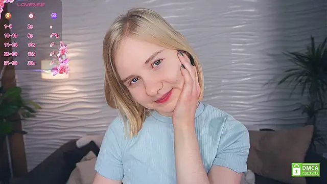 Snapshot of OdelinaFicken chatting on December 4, 4:11 am OdelinaFicken online show from December 4, 4:11 am