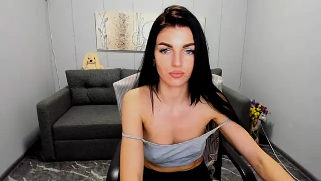Angelina Clarks online show from December 9, 3:44 pm