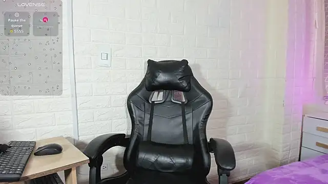 sweet kitty0110 online show from January 7, 8:55 pm