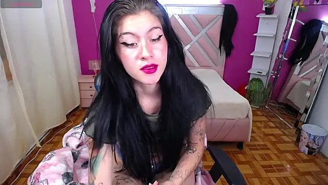 Snapshot of Kate_Laurence_ chatting on February 24, 10:36 pm Kate Laurence online show from February 24, 10:36 pm