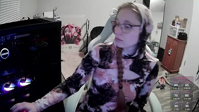 LilyFoxxx online show from December 15, 6:17 am