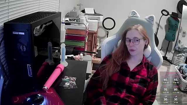 Snapshot of LilyFoxxx chatting on January 19, 6:17 am LilyFoxxx online show from January 19, 6:17 am